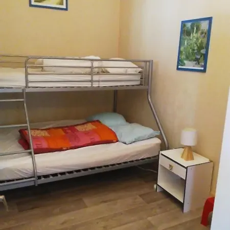 Joli 3 Pieces Au Centre De *